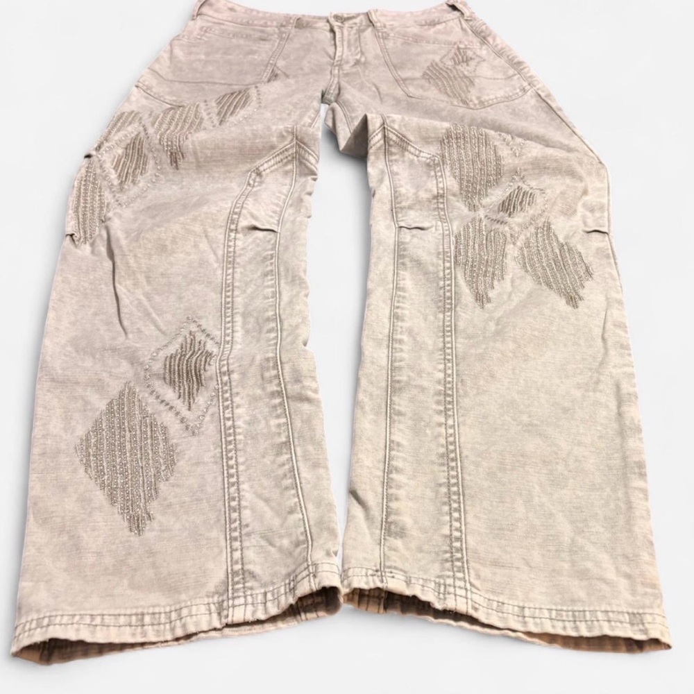 Pilcro “The Wanderer” Greyish-Cream Straight Leg Jeans with Geometric Embroidery